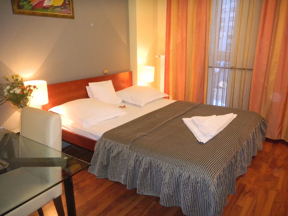 Tania Frankfurt Hotel Bucharest 18/48