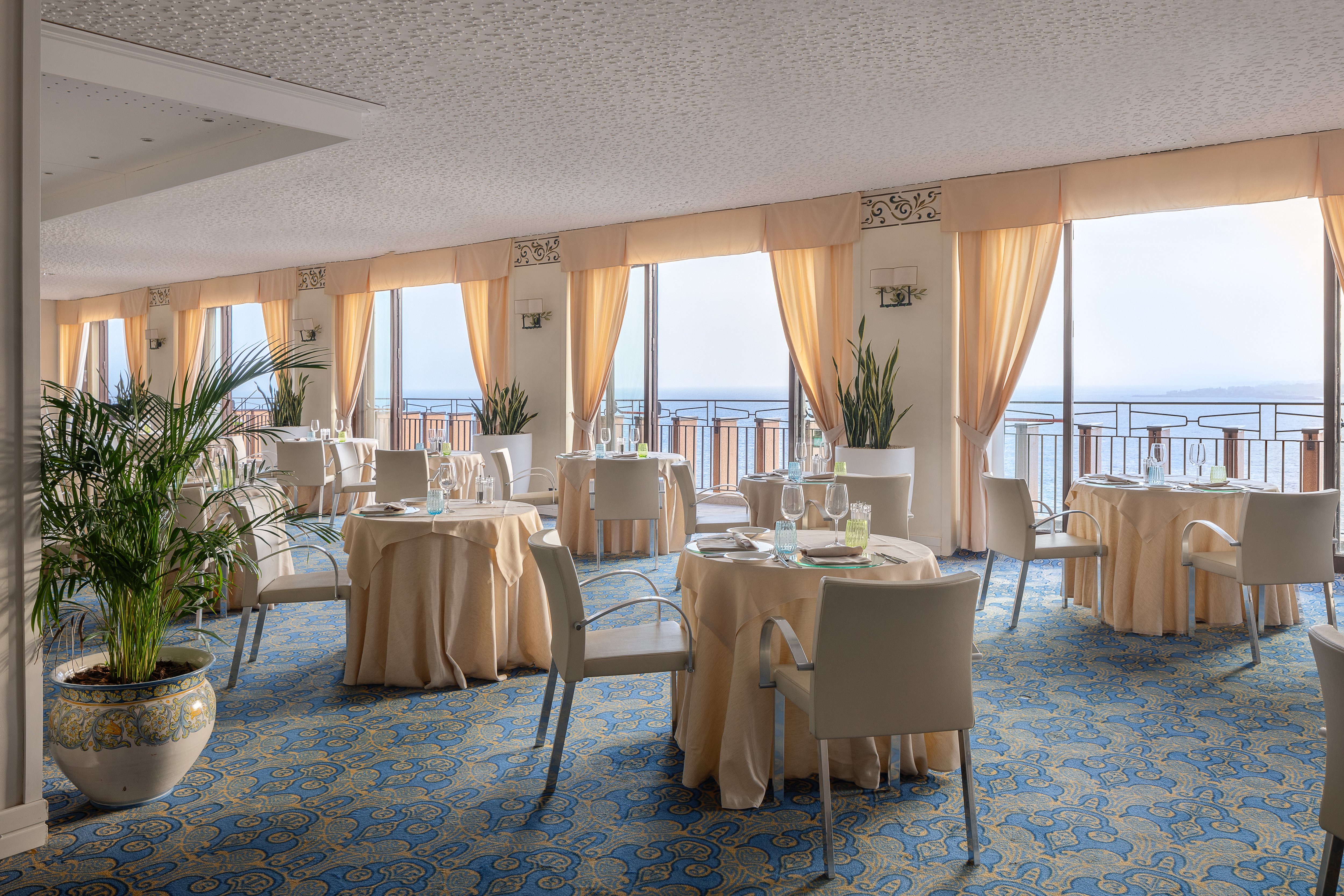 UNAHOTELS Capotaormina 53/81