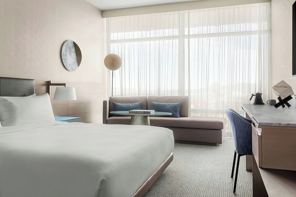 TETRA Hotel, Autograph Collection 8/50