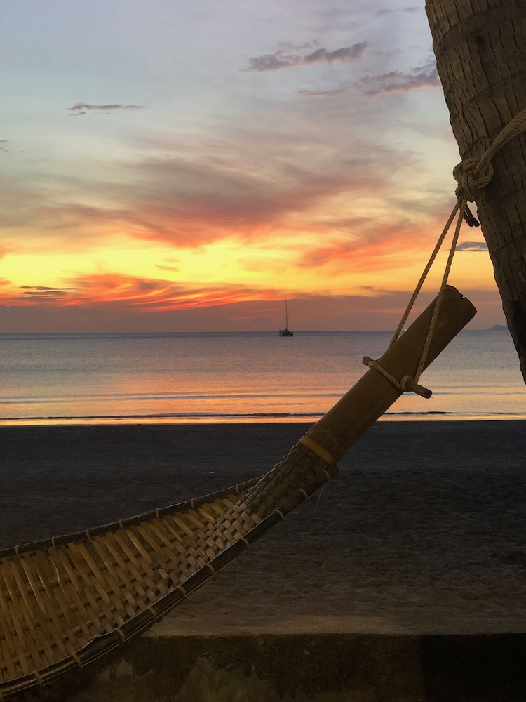 Noble House Beach Resort 46/63