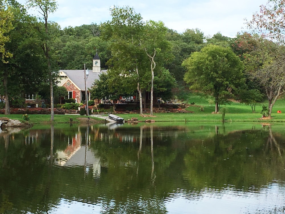 BarDew Valley Inn 29/48