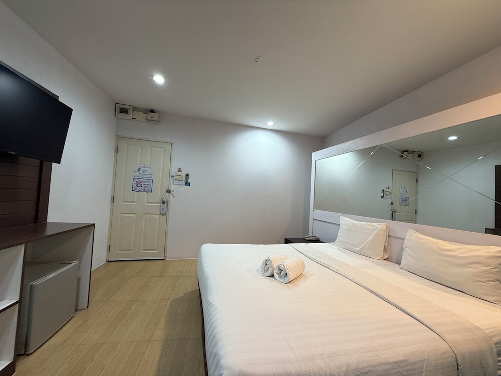 Bed by Cruise at Samakkhi-Tivanont 16/60