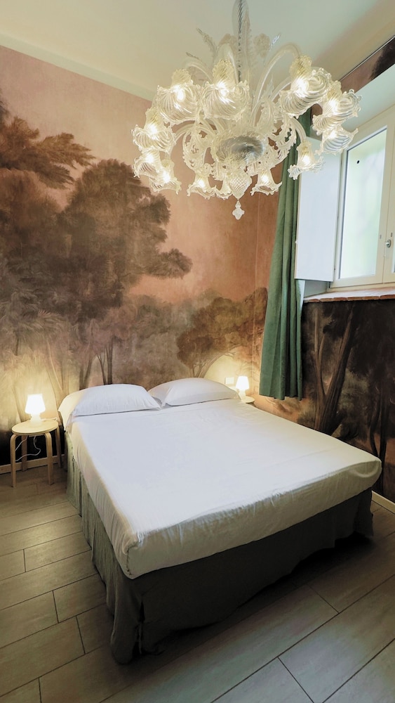 City, Standard, Double Bed, Murphy Bed