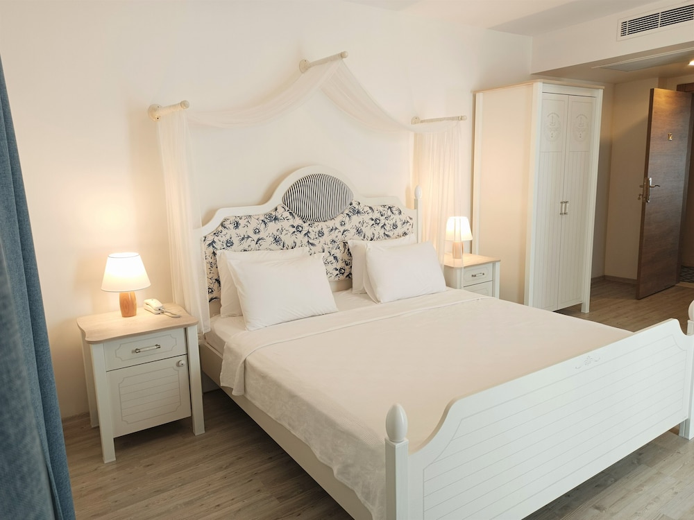 Mavi Konak Otel Alacati 33/49