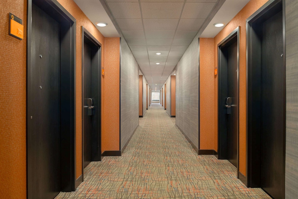 La Quinta Inn & Suites by Wyndham St Louis Route 66 5/47
