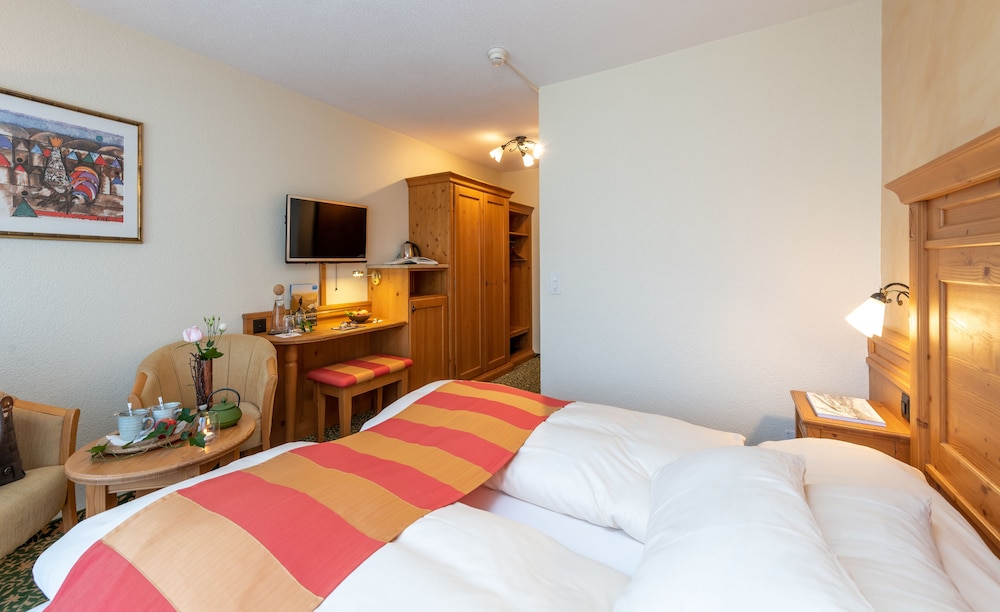 DELUXE, DOUBLE BED, GARDEN VIEW, GARDEN AREA