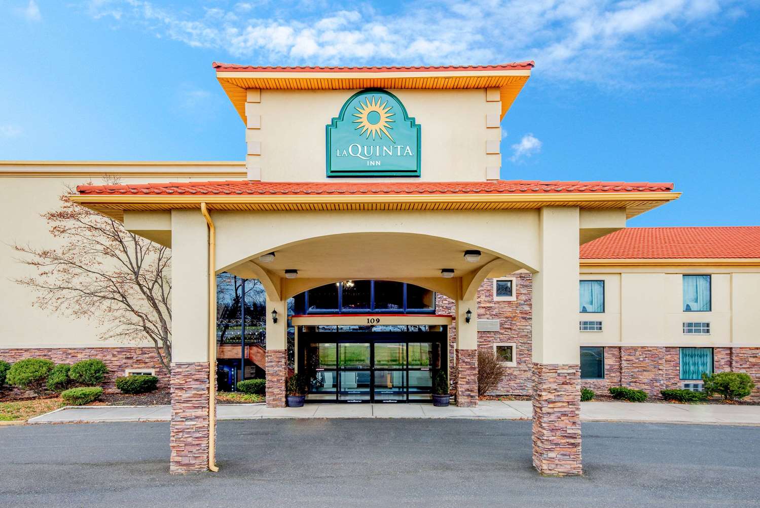 La Quinta Inn by Wyndham West Long Branch 2/43