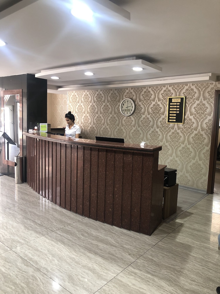Kilim Hotel 7/35