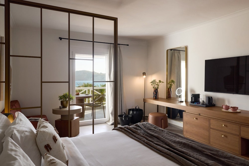AEGEAN, JUNIOR SUITE, DOUBLE BED, SOFA