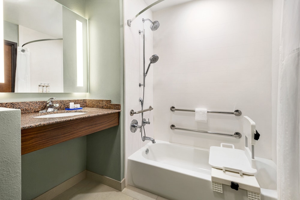 Holiday Inn Express Hotel Suites Waycross 14/56