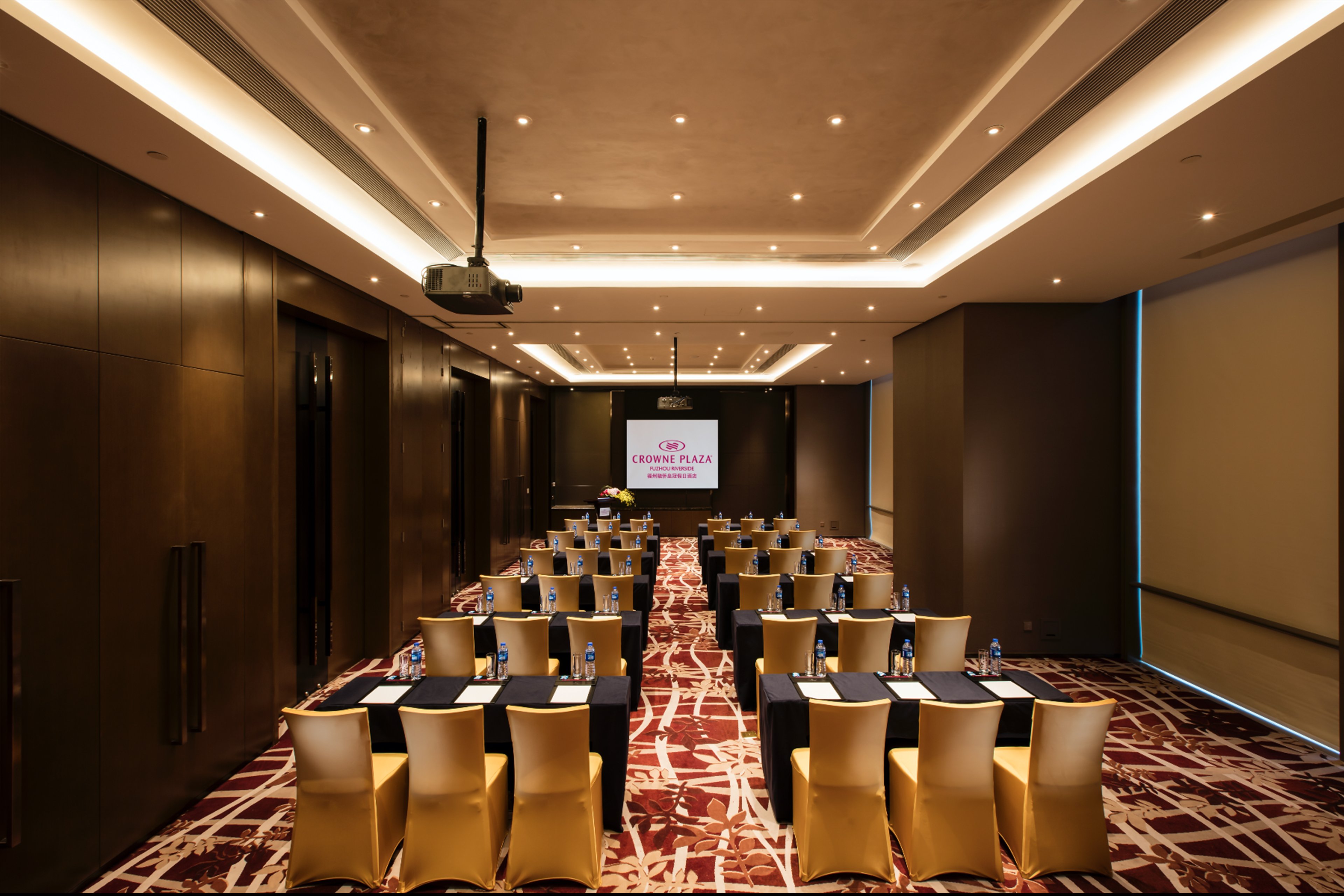 CROWNE PLAZA FUZHOU RIVERSIDE 38/50