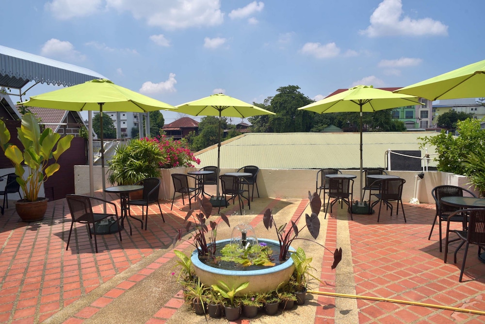 Ayothaya Riverside Hotel 41/51