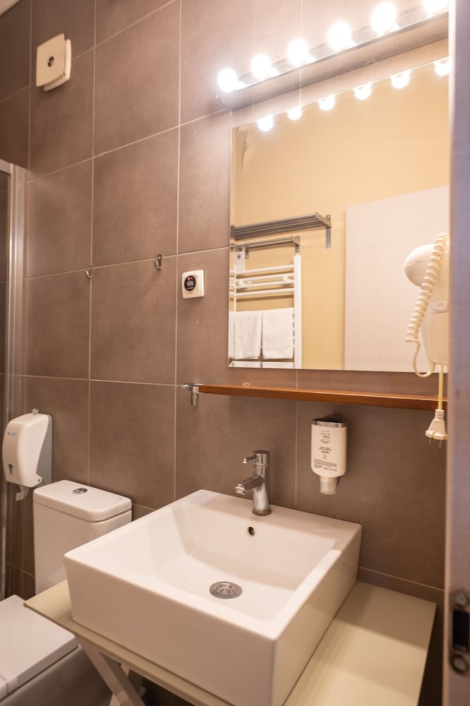 Hotel London B&B 37/44