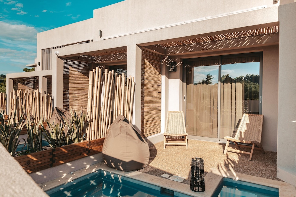 Amoessa Boutique Hotel 30/56