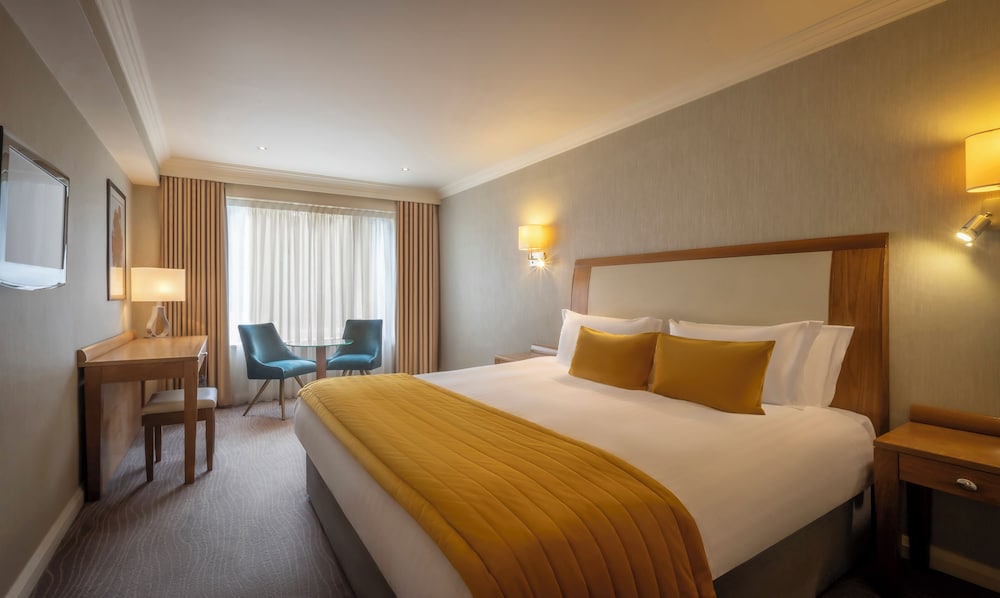 Salthill Hotel 18/61