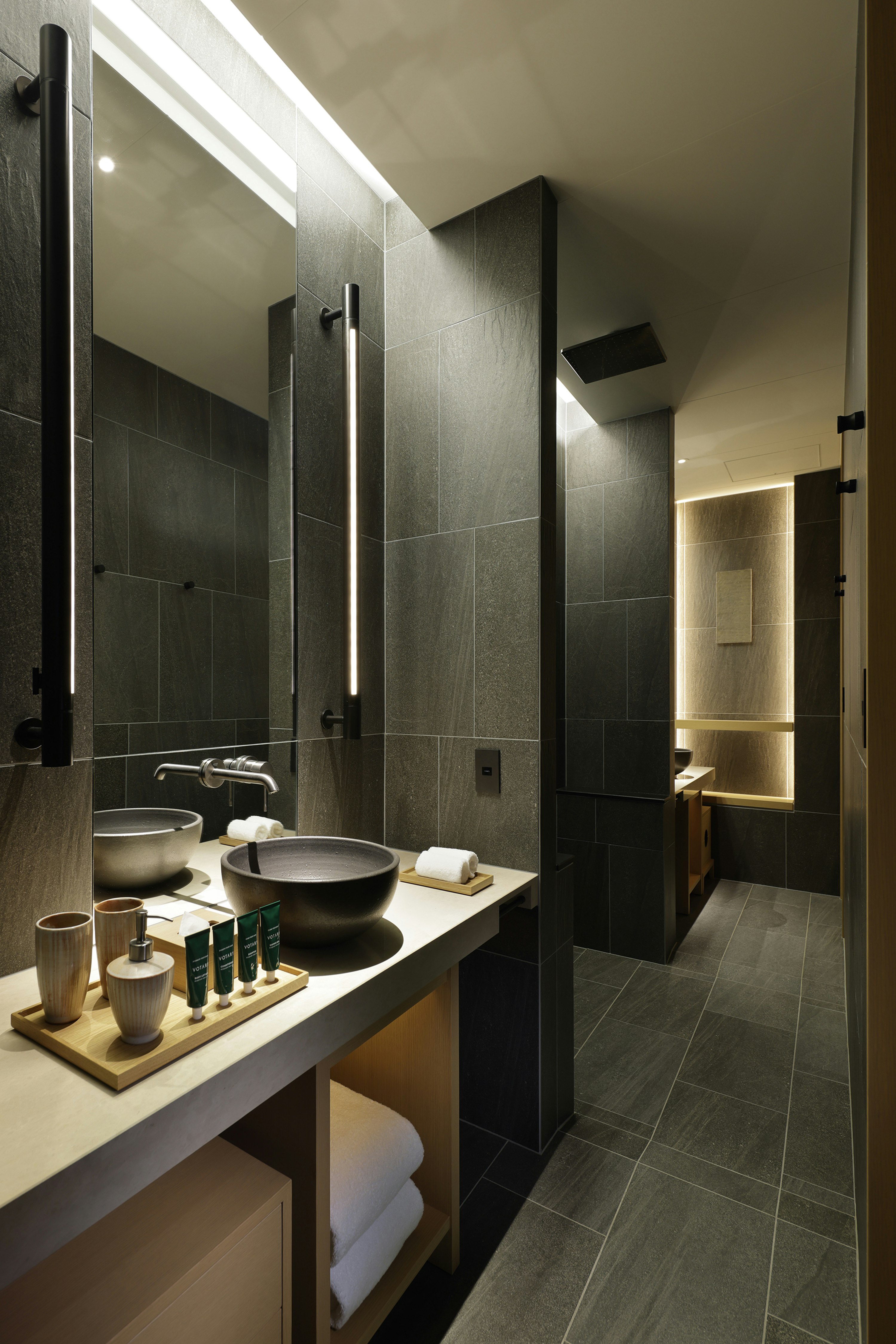 ROKU Kyoto, LXR Hotels & Resorts 76/78