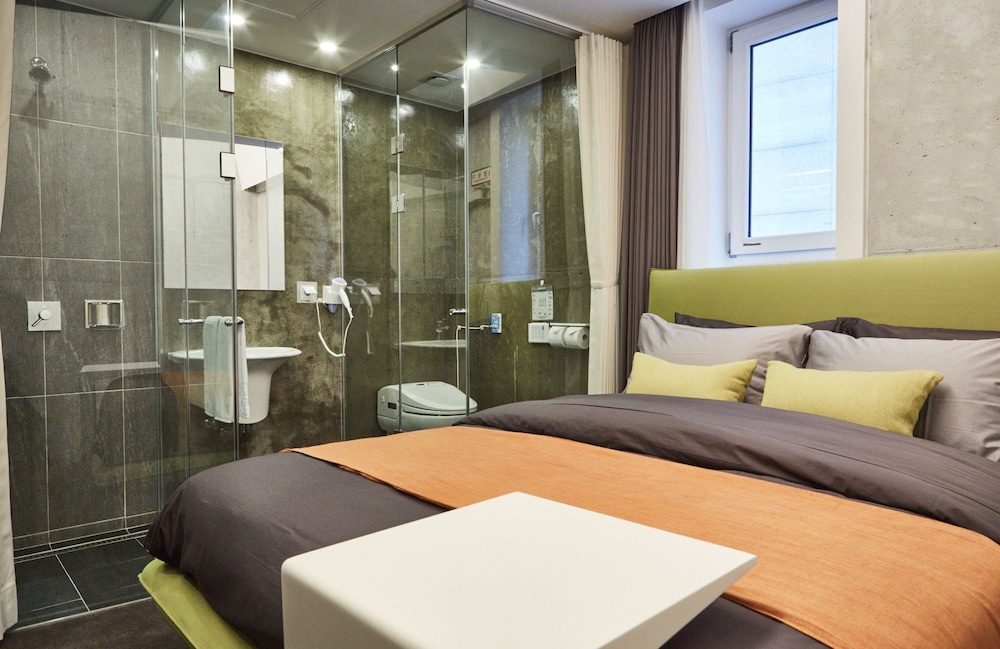 Cocomo Hotel And Gallery 32/54