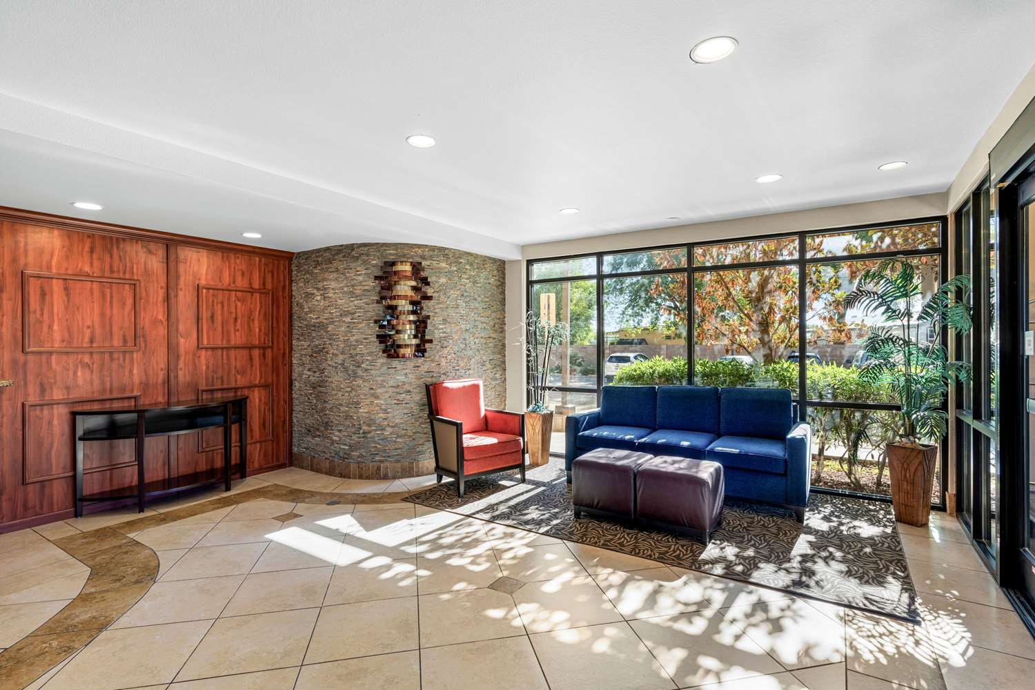Comfort Suites Vacaville-Napa Valley Area 12/48