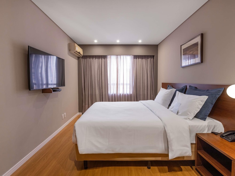 Mercure Curitiba Golden Hotel 32/79