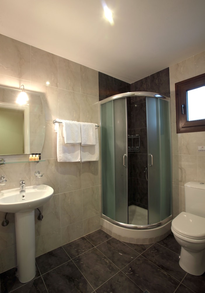 KYNISKA HOTEL 30/30