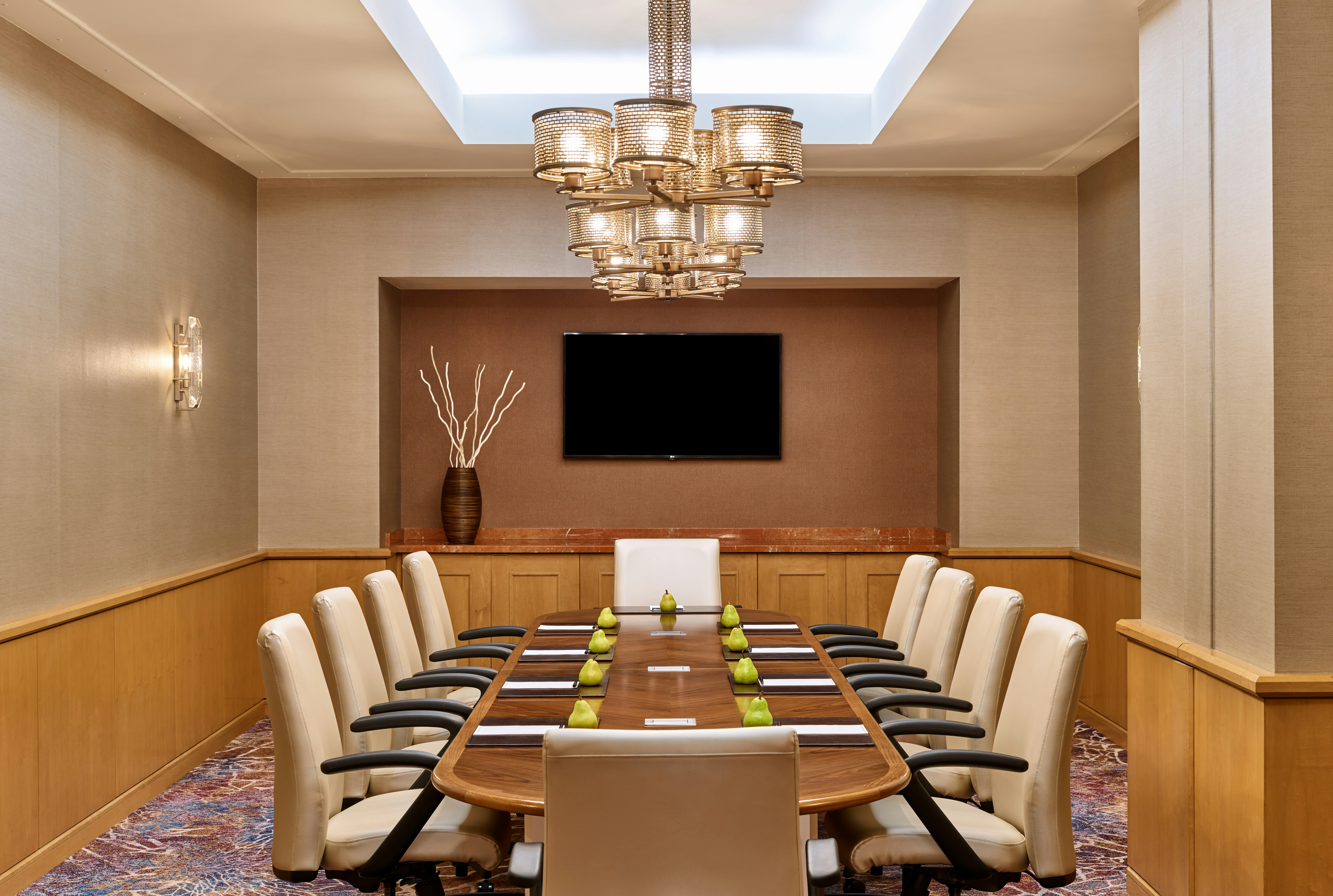 Hilton Los Angeles North/Glendale & Executive Meeting Center 30/35