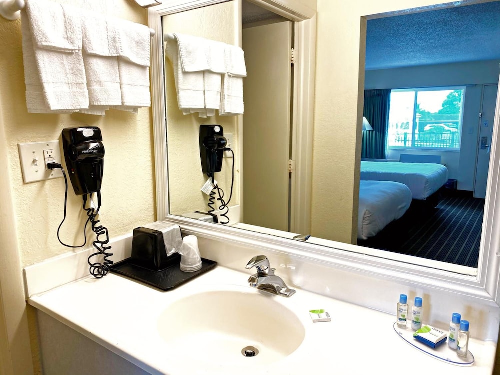 Roadstar Hotel Zephyrhills 22/45