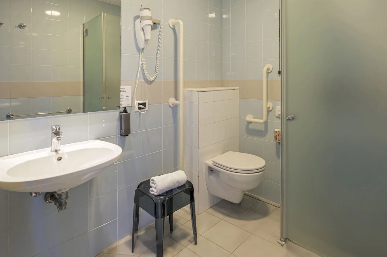 Twin Room Accessible