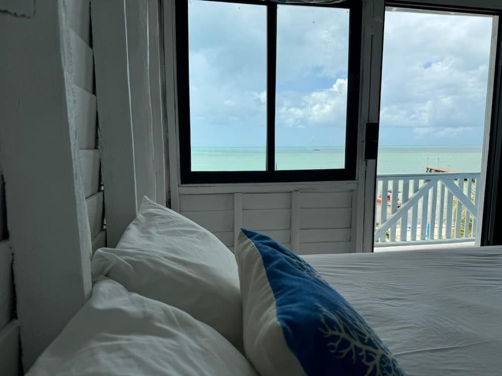 DELUXE, KING BED, BEACH SIDE