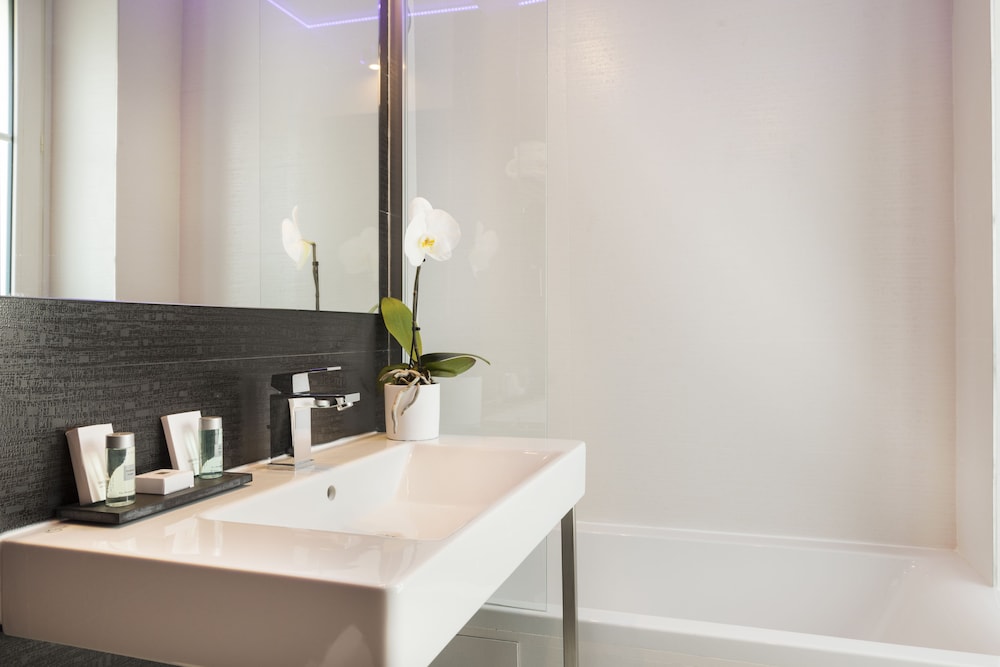 Le Bon Hotel 37/40