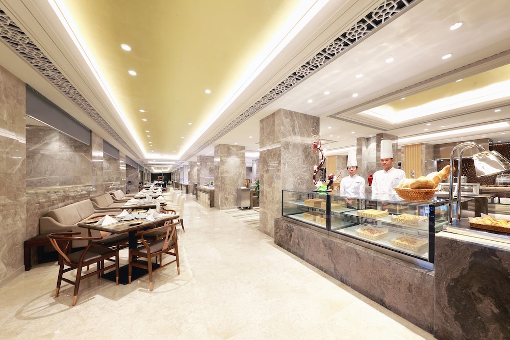 Fuzhou Lakeside Hotel 32/48