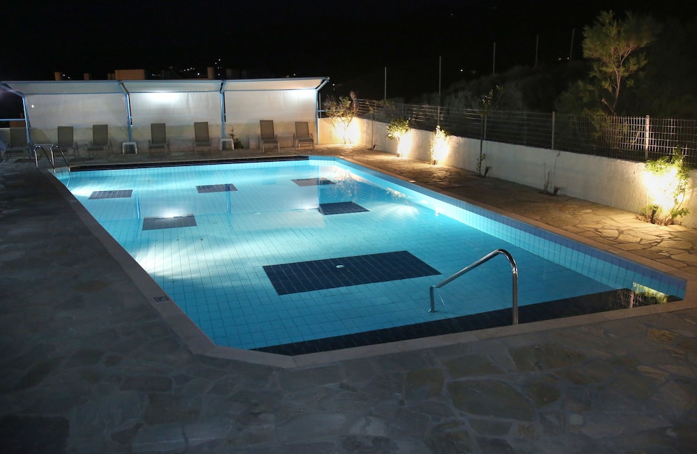 Sea Breeze Hotel 12/20