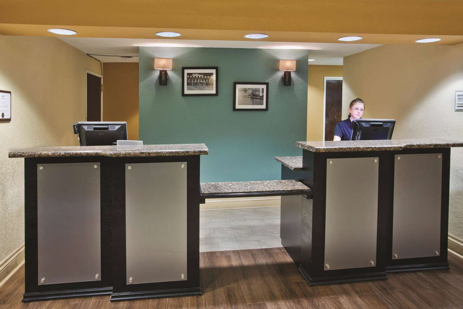 La Quinta Inn & Suites by Wyndham Hot Springs 7/57