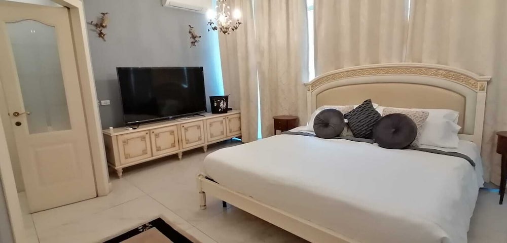 APARTHOTEL DEI MERCANTI 18/67