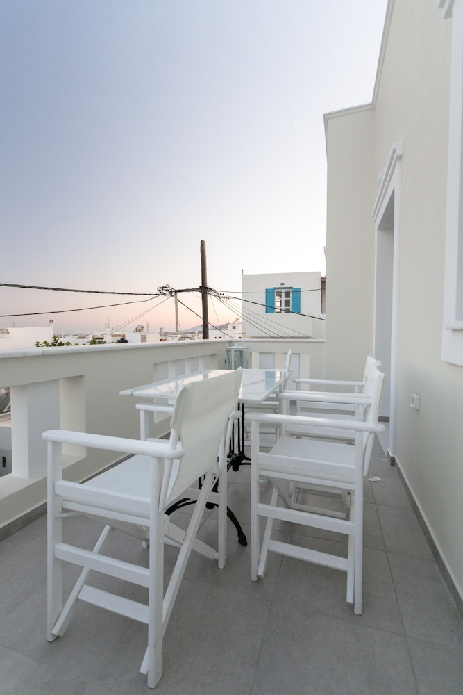 Sweet Home Naxos 42/50