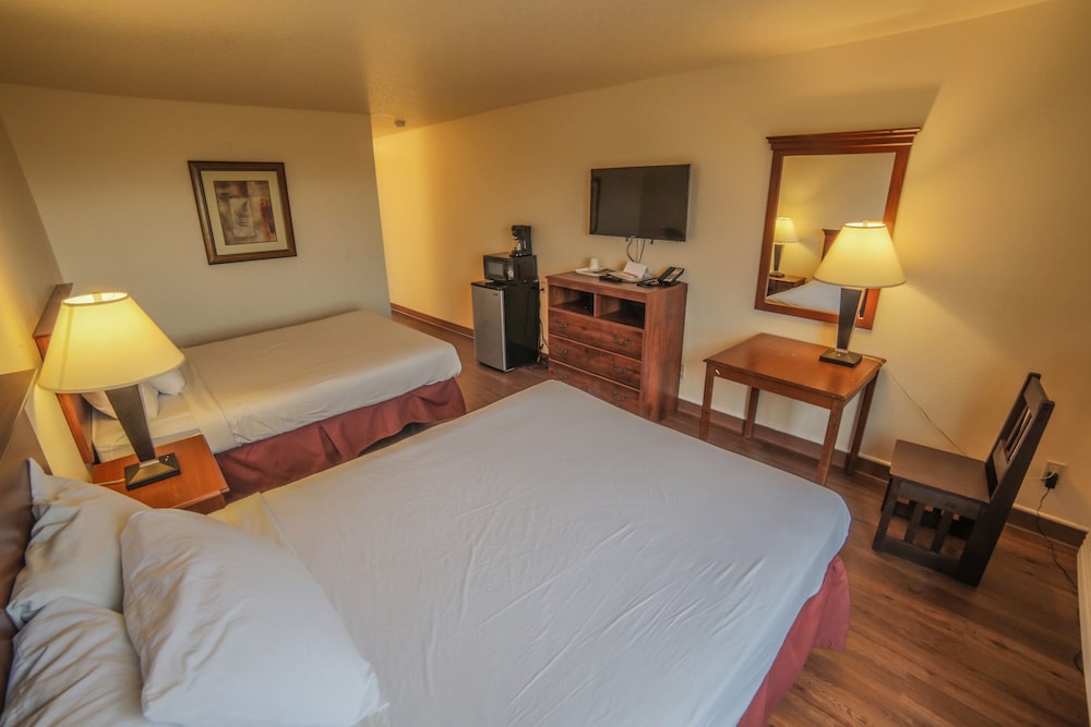Sunnyside Inn & Suites 13/52