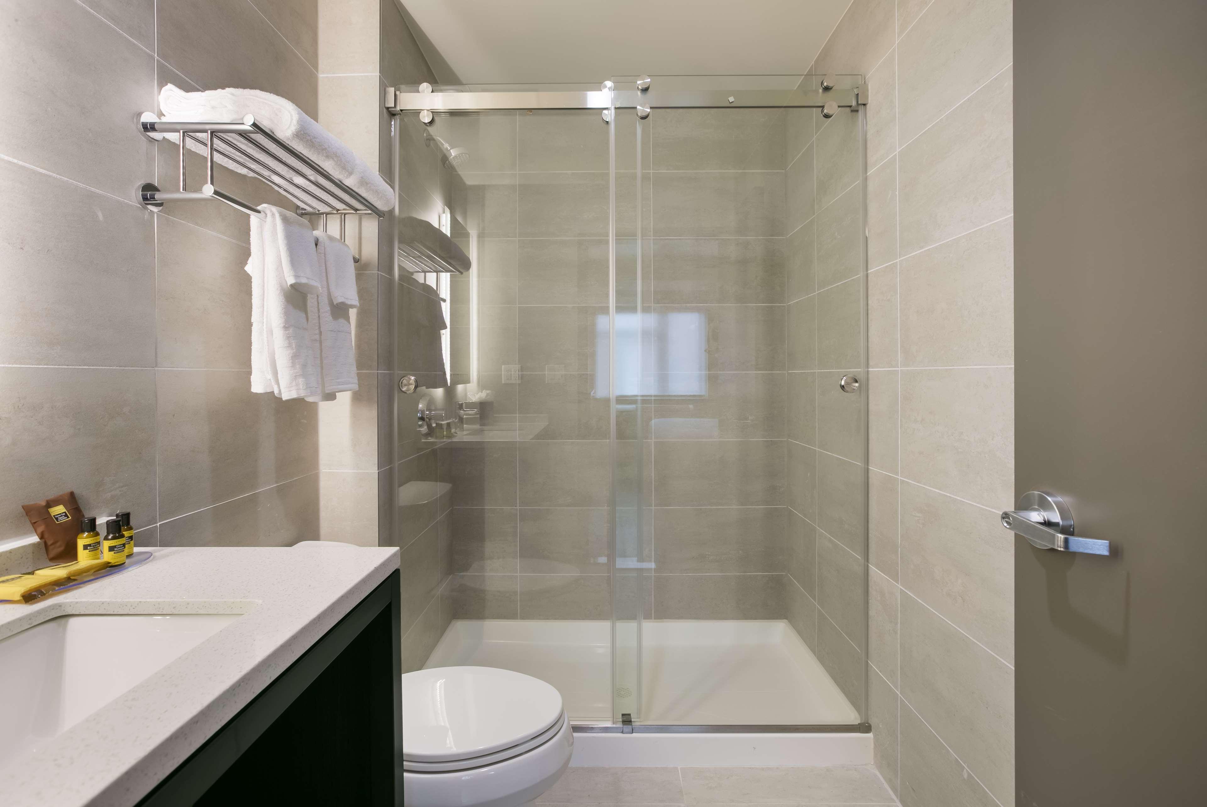 Executive Residency Bronx 32/36