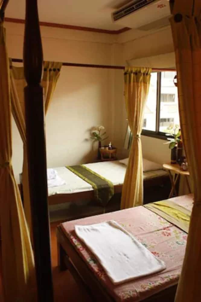 Bunjongburi Hotel 19/50