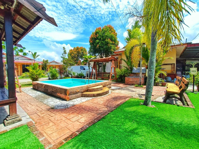 Chalet Yunie Marang by RVH 9/10