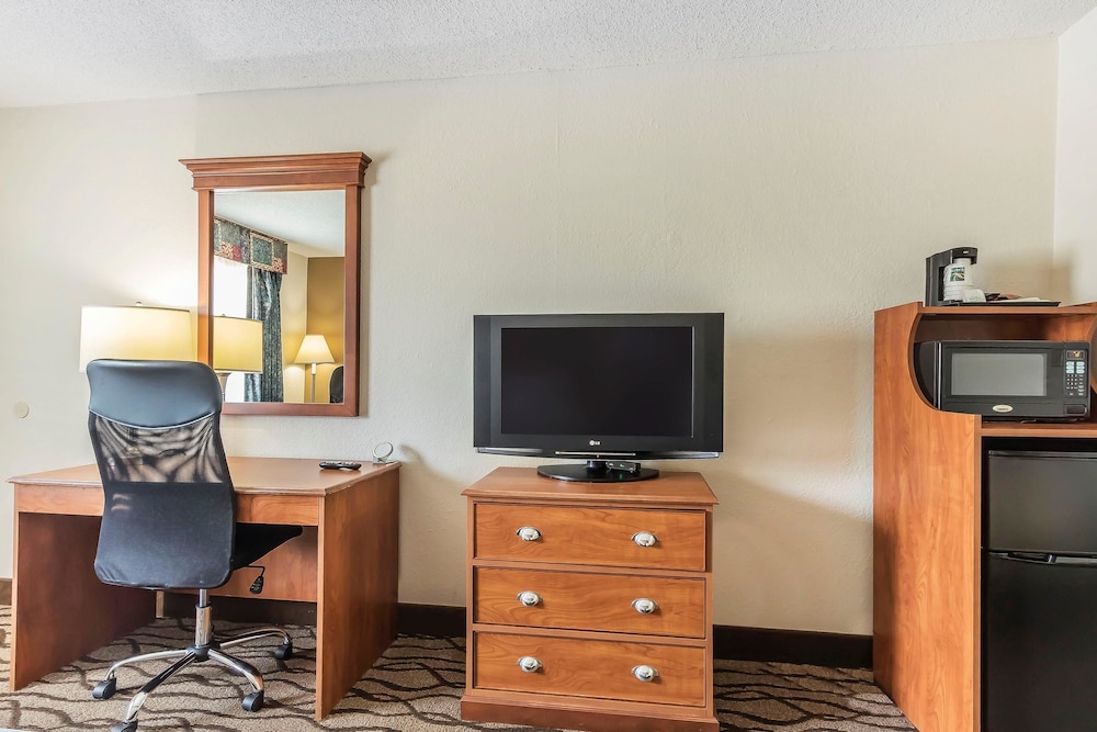 Quality Inn Charleston - Sikeston 33/36