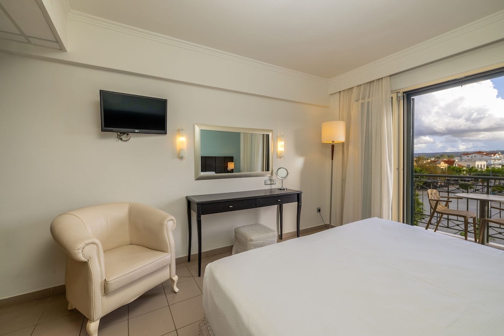 Ionian Plaza Hotel 16/50