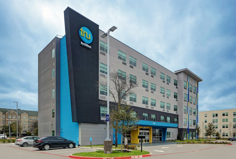 Tru by Hilton Austin Airport, TX 48/50