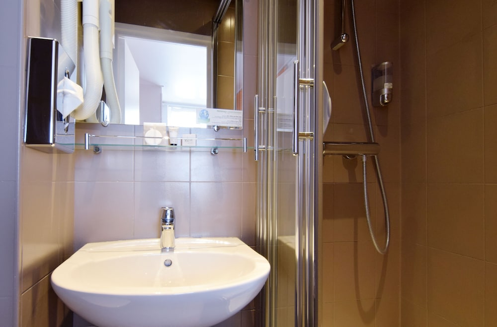 Hotel Alyss Saphir Cambronne Eiffel 27/49