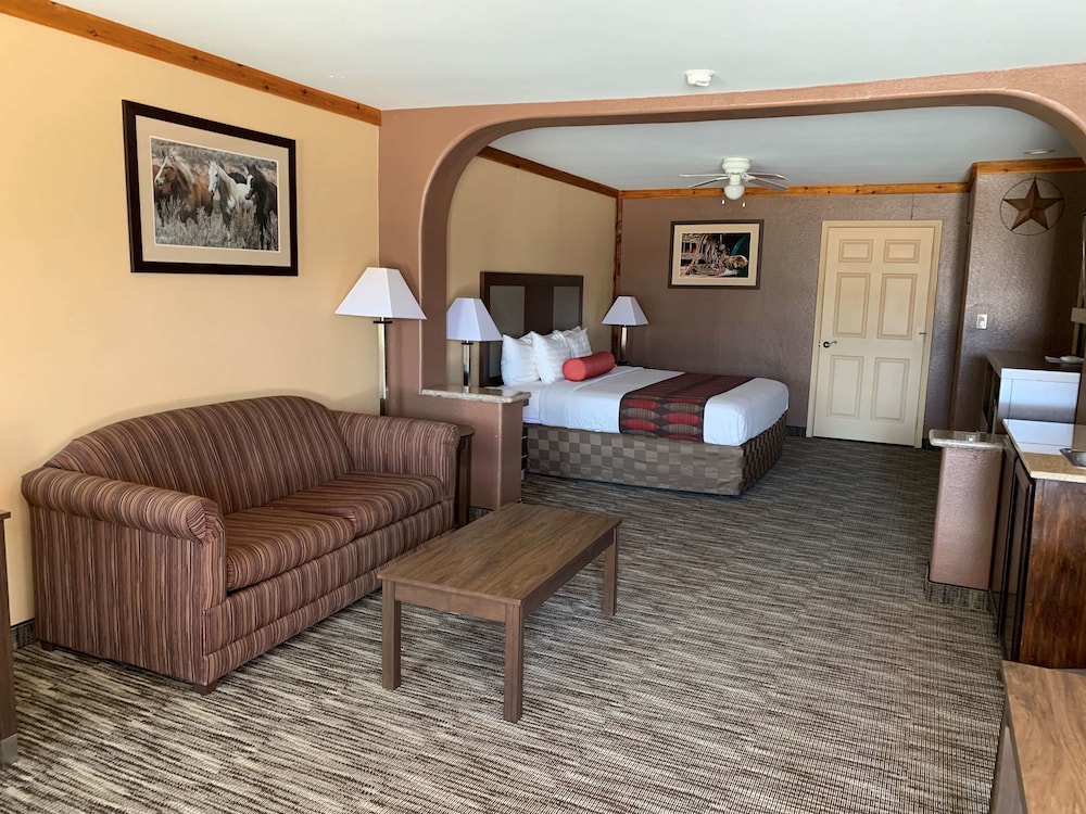 Best Western Windwood Inn & Suites 26/36