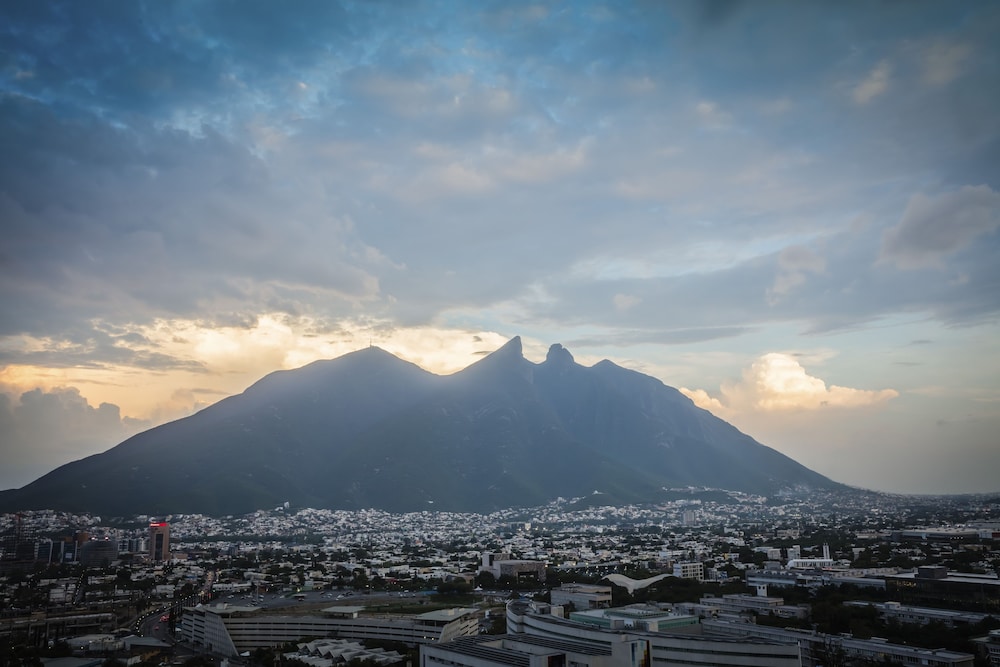 One Monterrey Tecnologico 49/50