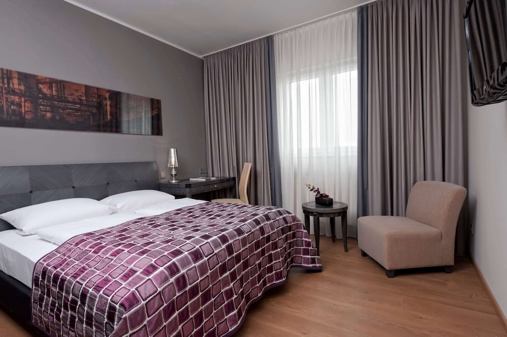 Wyndham Duisburger Hof 16/53