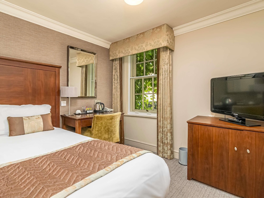 Mercure Salisbury White Hart Hotel 18/71