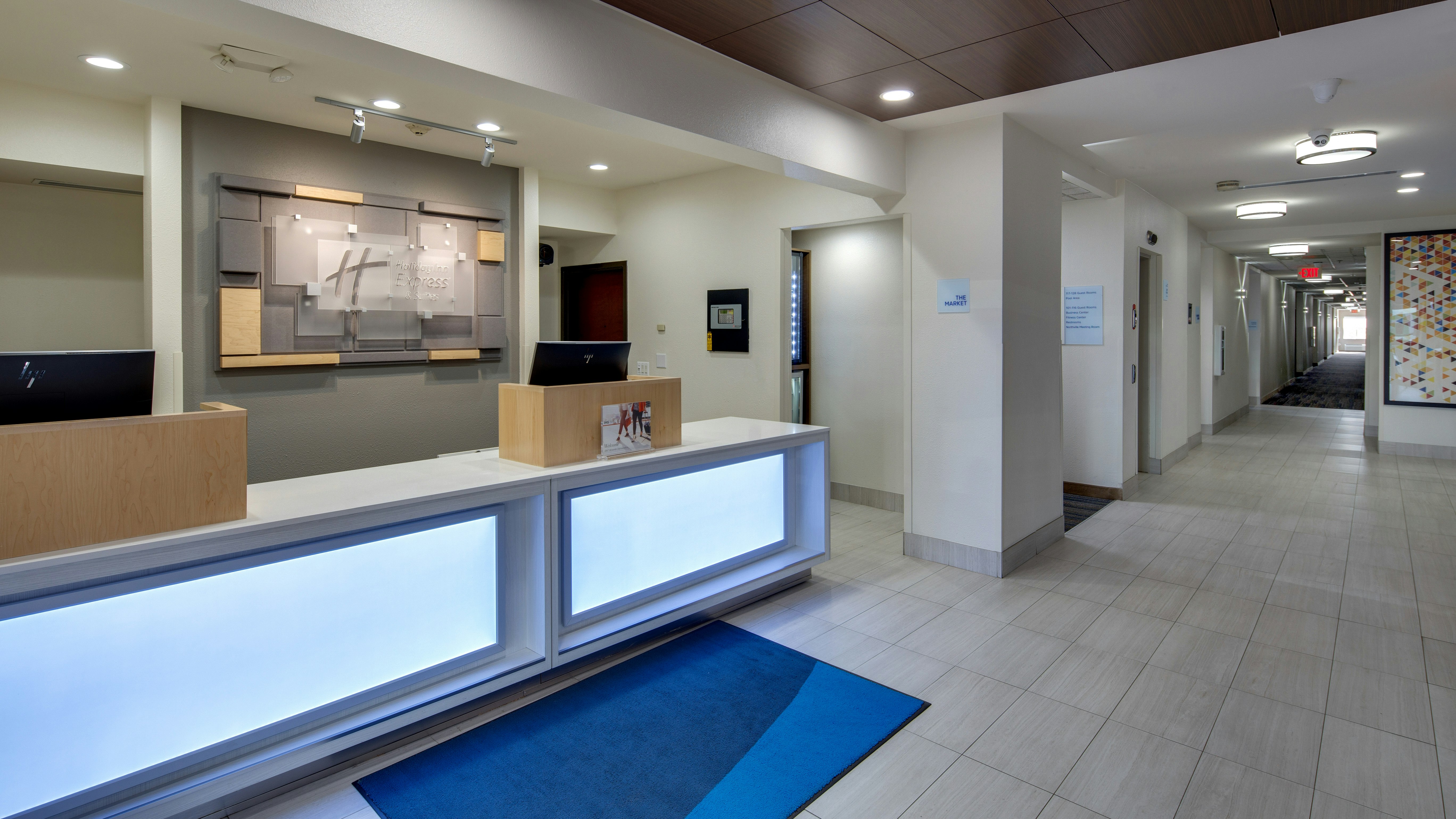 Holiday Inn Express Hotel And Suites Detroit Farmington Hills 7/53