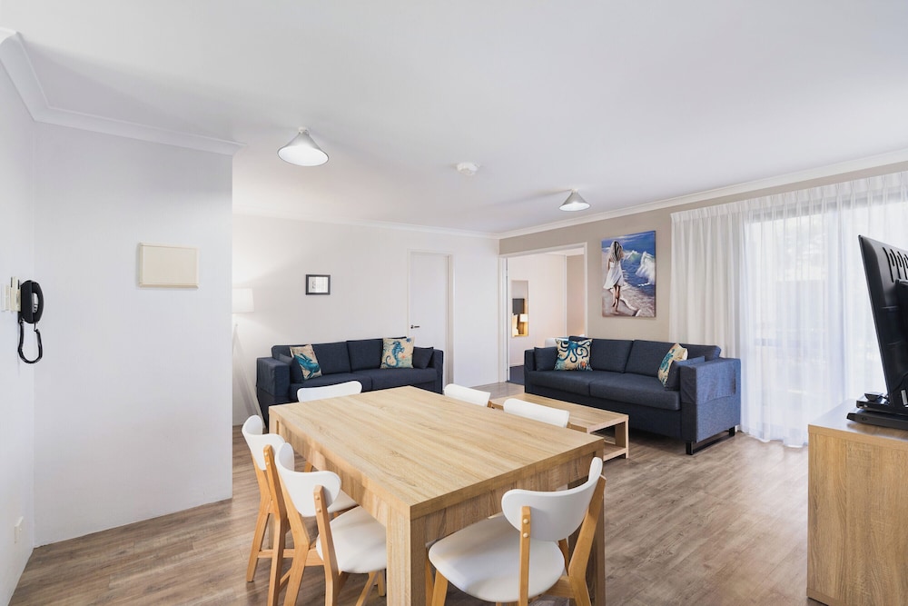 AMALFI RESORT BUSSELTON 50/61