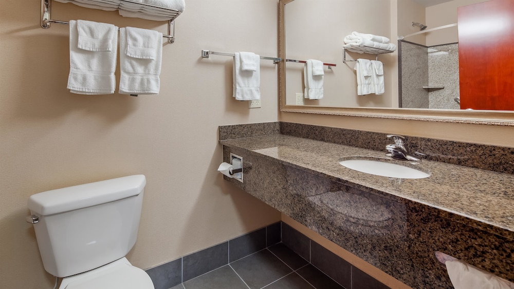 Best Western Plus Fossil Country Inn & Suites 9/32