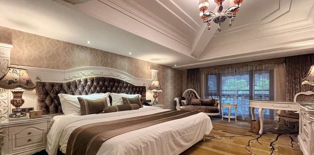 SUITE, MOUNTAIN VIEW